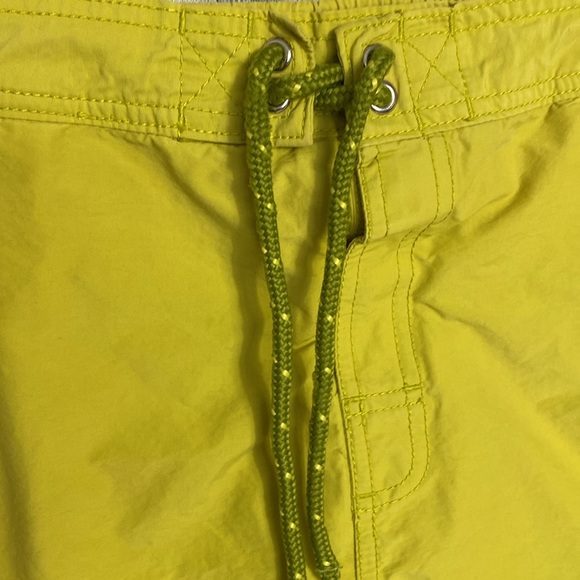 Tommy Bahama short, board, swim, men’s trunks colour chartreuse! Size S - Picture 5 of 17